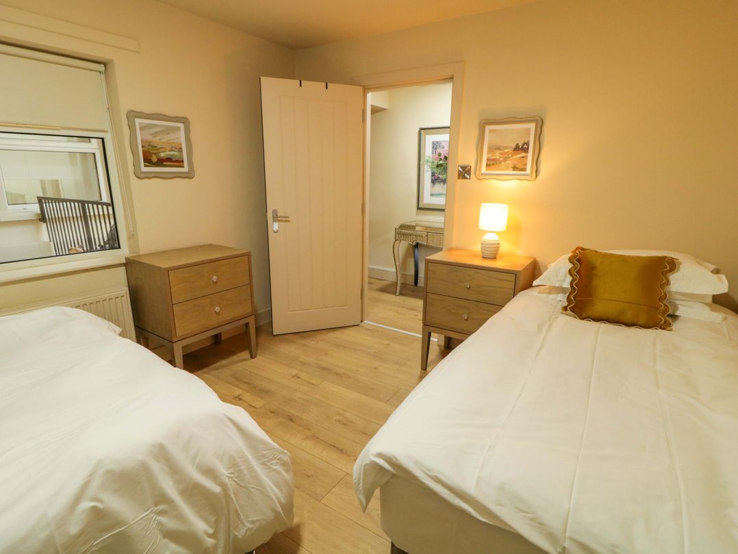 Suite 33B