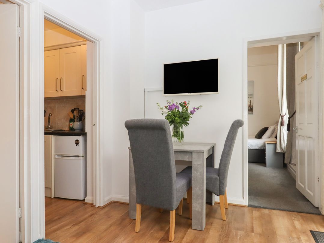 Apartment 4