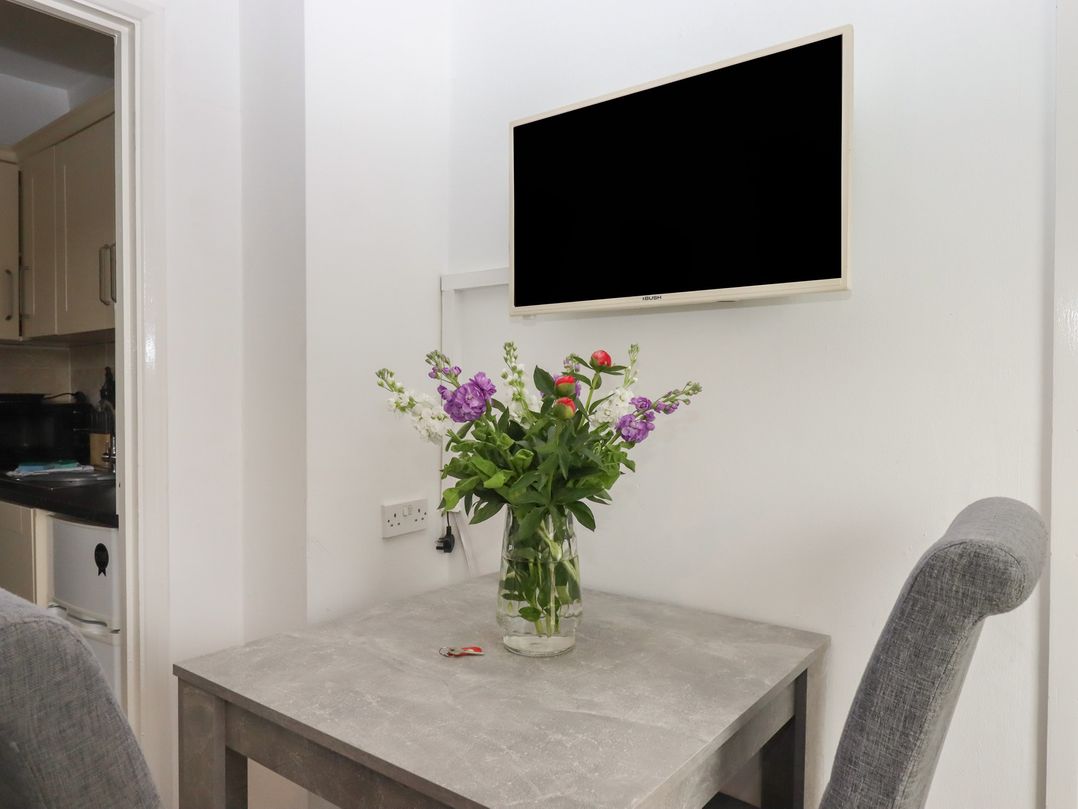 Apartment 4