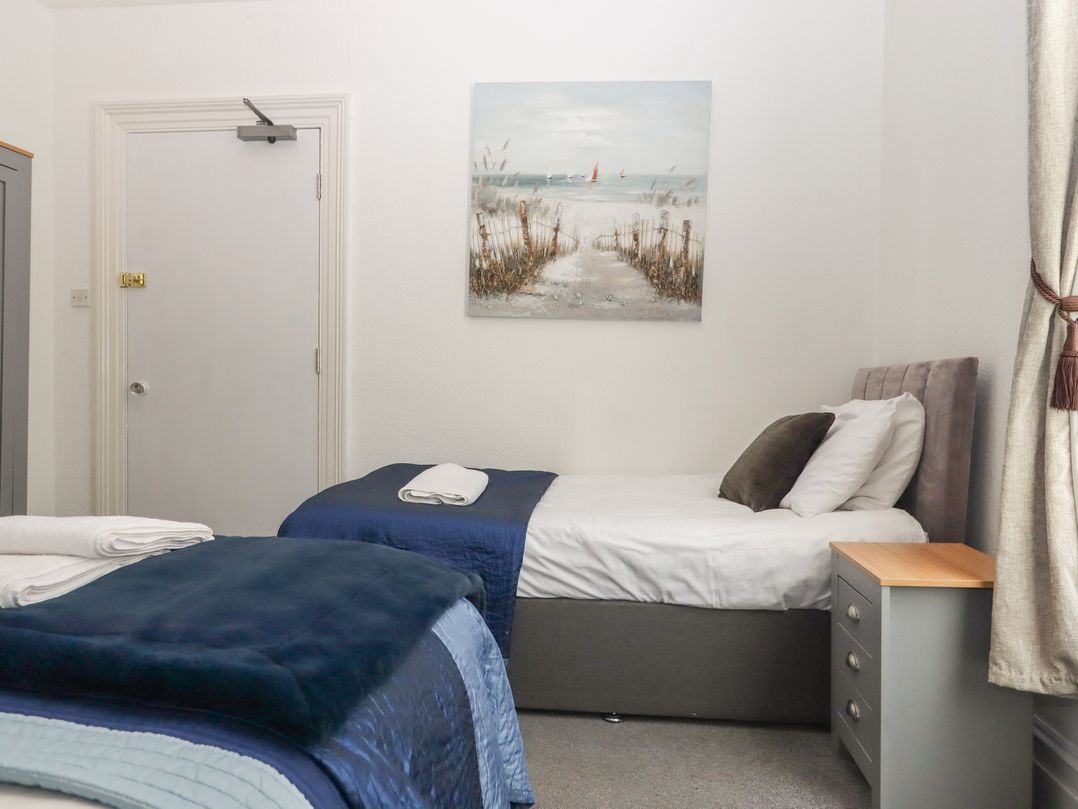 Apartment 4
