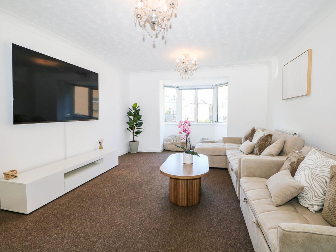 4 Atlantic Close