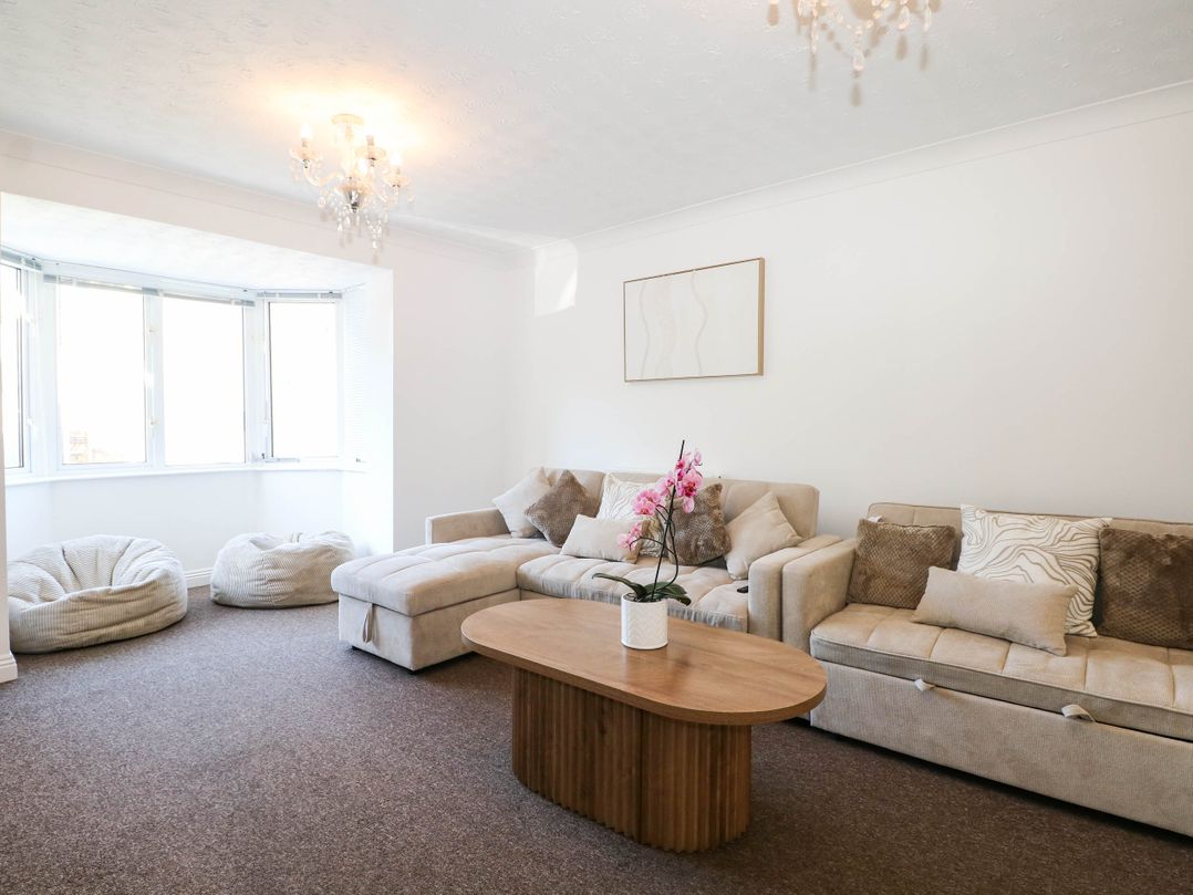 4 Atlantic Close