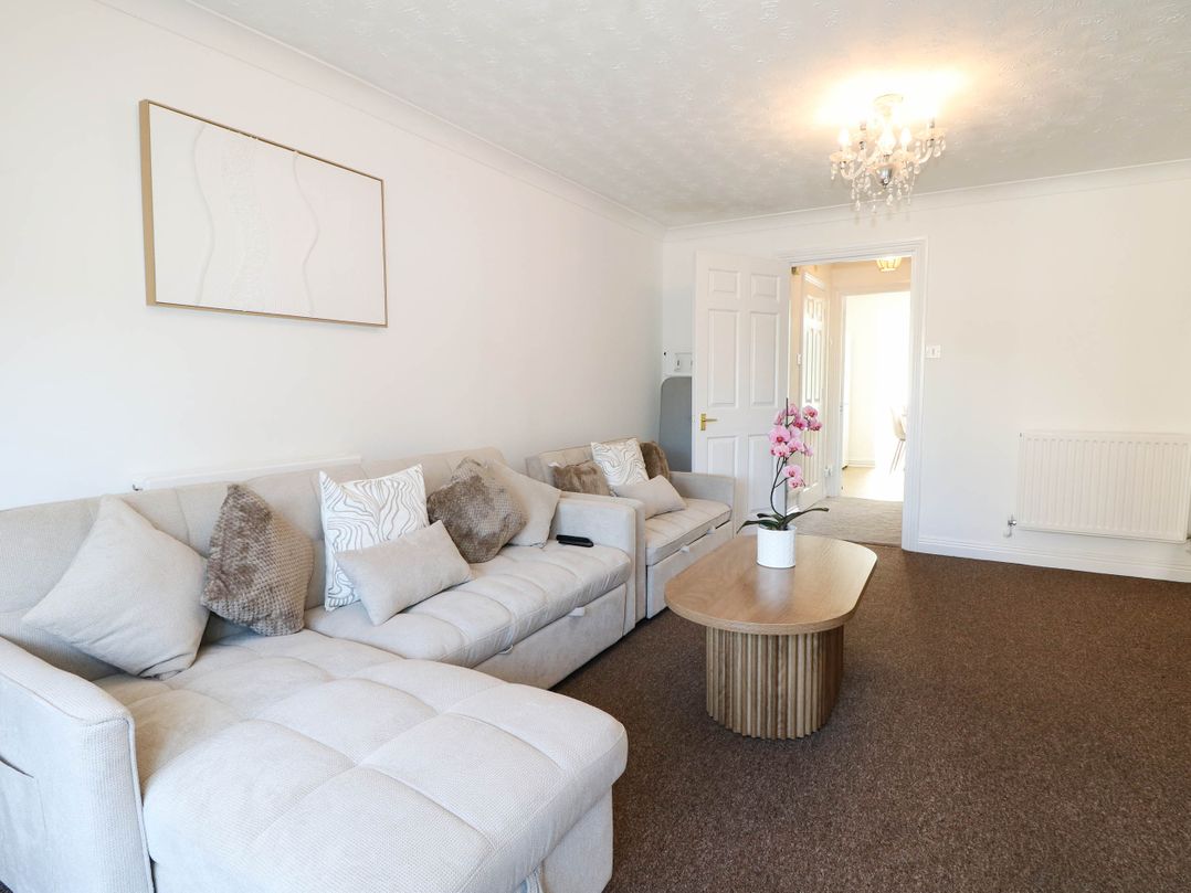 4 Atlantic Close