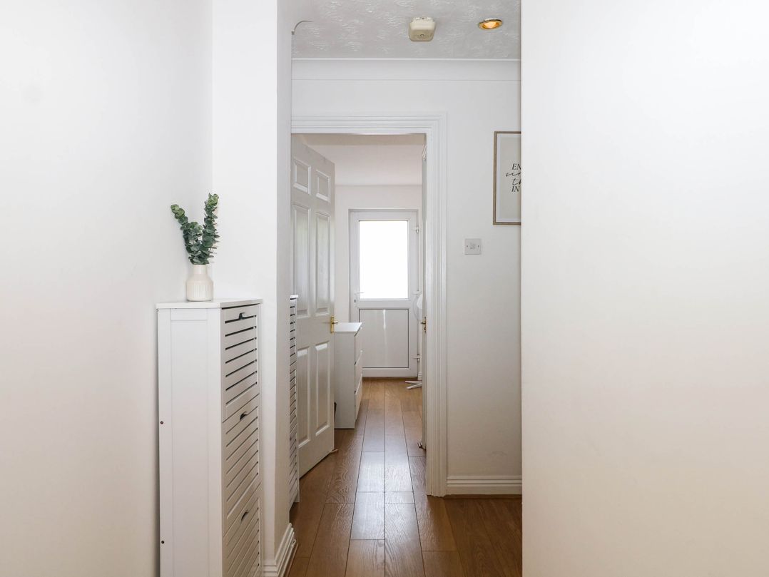 4 Atlantic Close