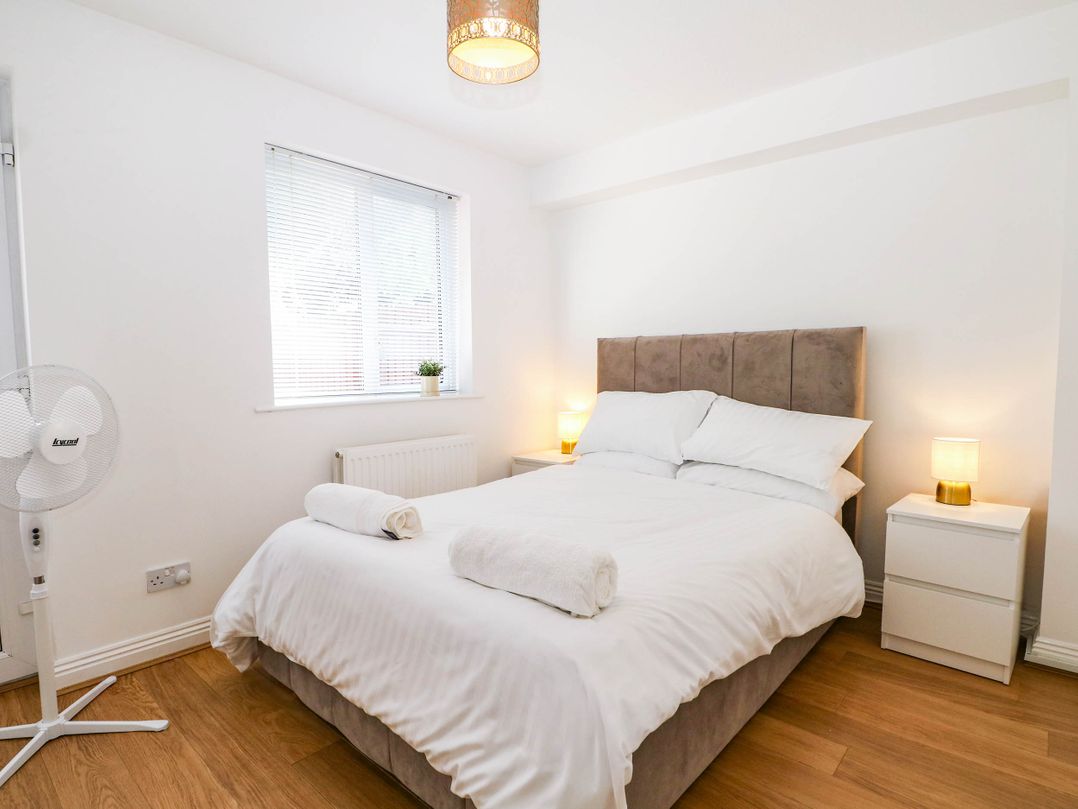 4 Atlantic Close
