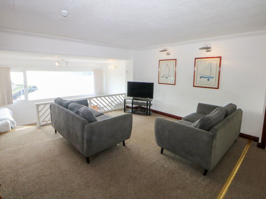 Seaview Apartment 5