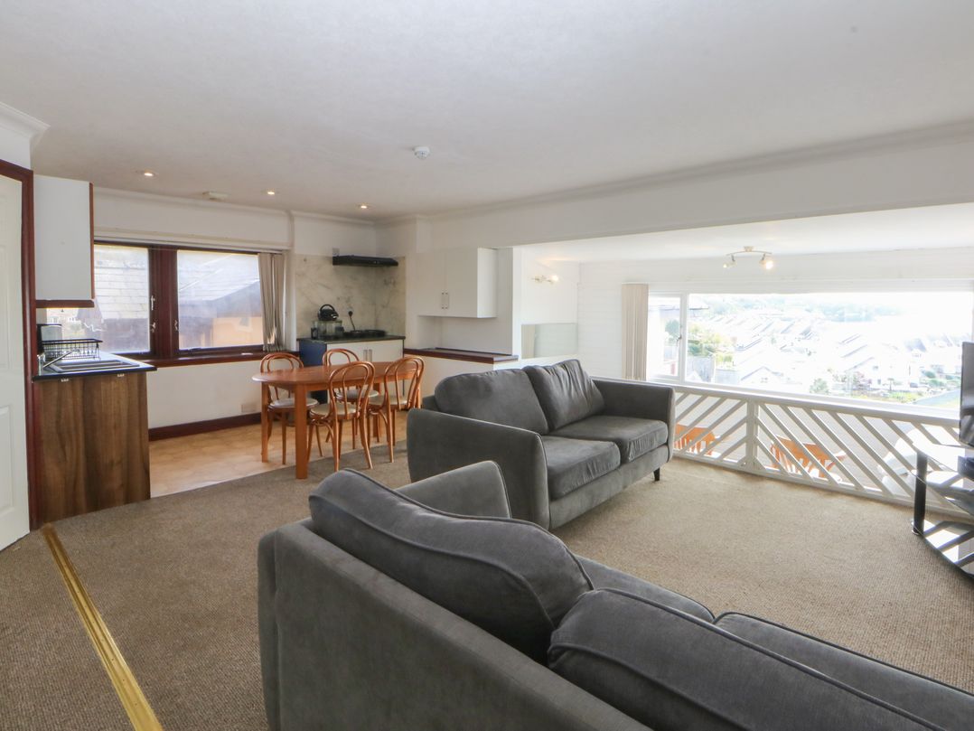 Seaview Apartment 5