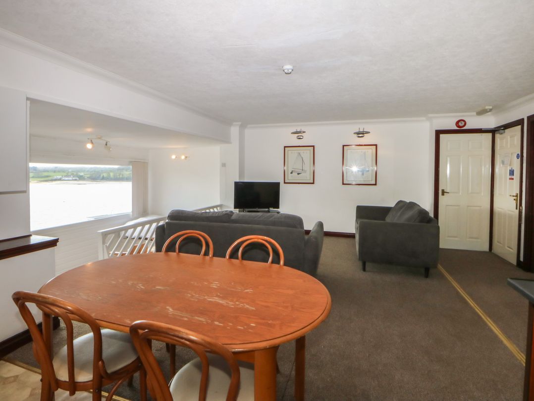 Seaview Apartment 5