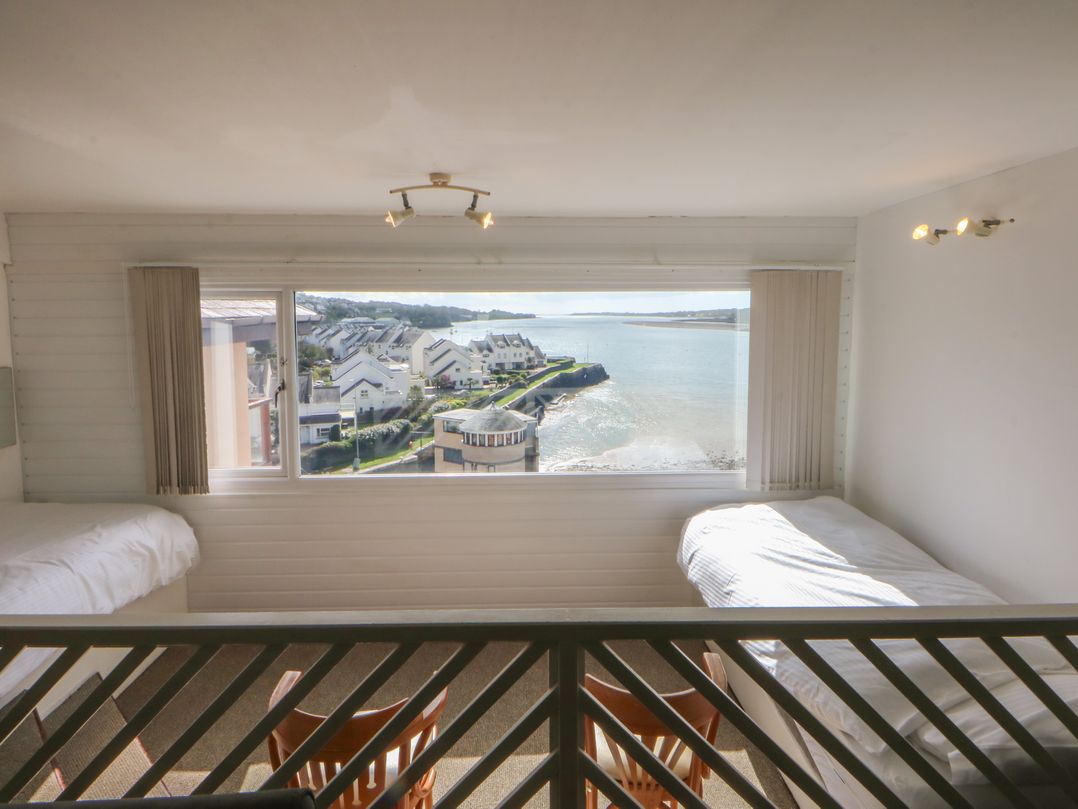 Seaview Apartment 5