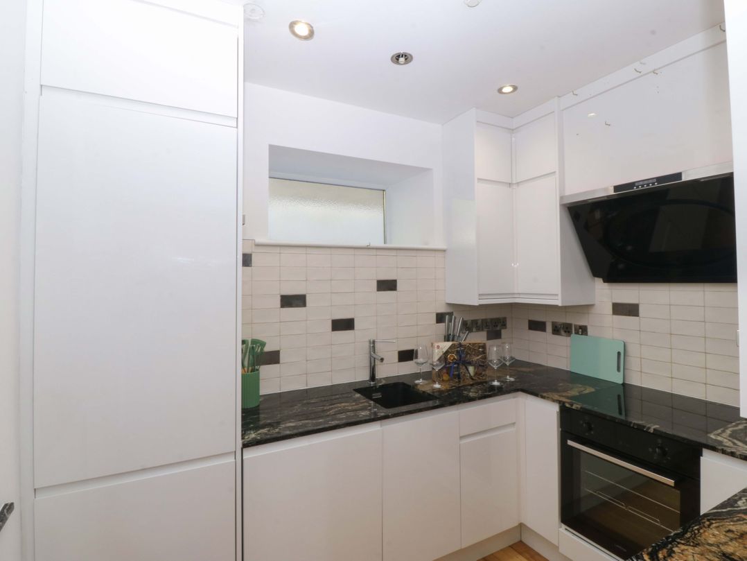 Apartment 1, Bryn Mel Manor