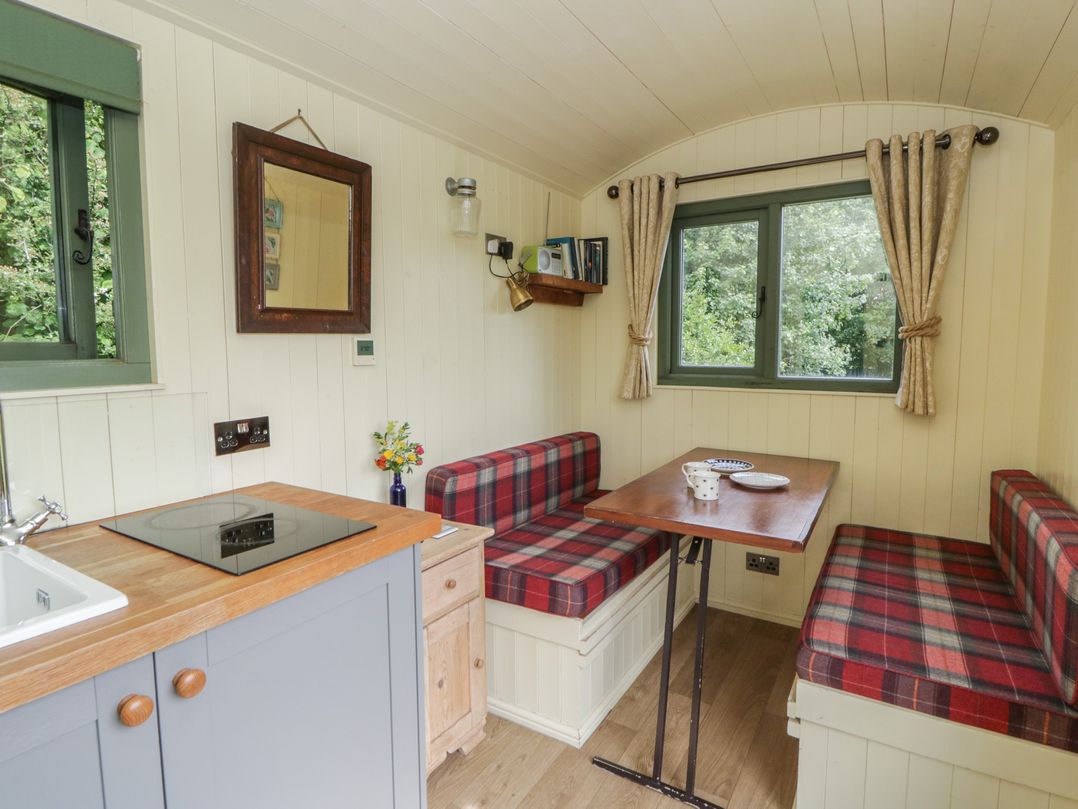 The Three Spaniels Shepherds Hut