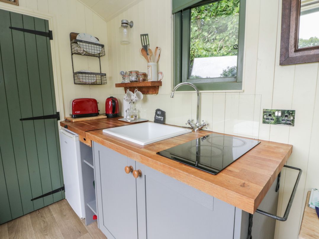 The Three Spaniels Shepherds Hut