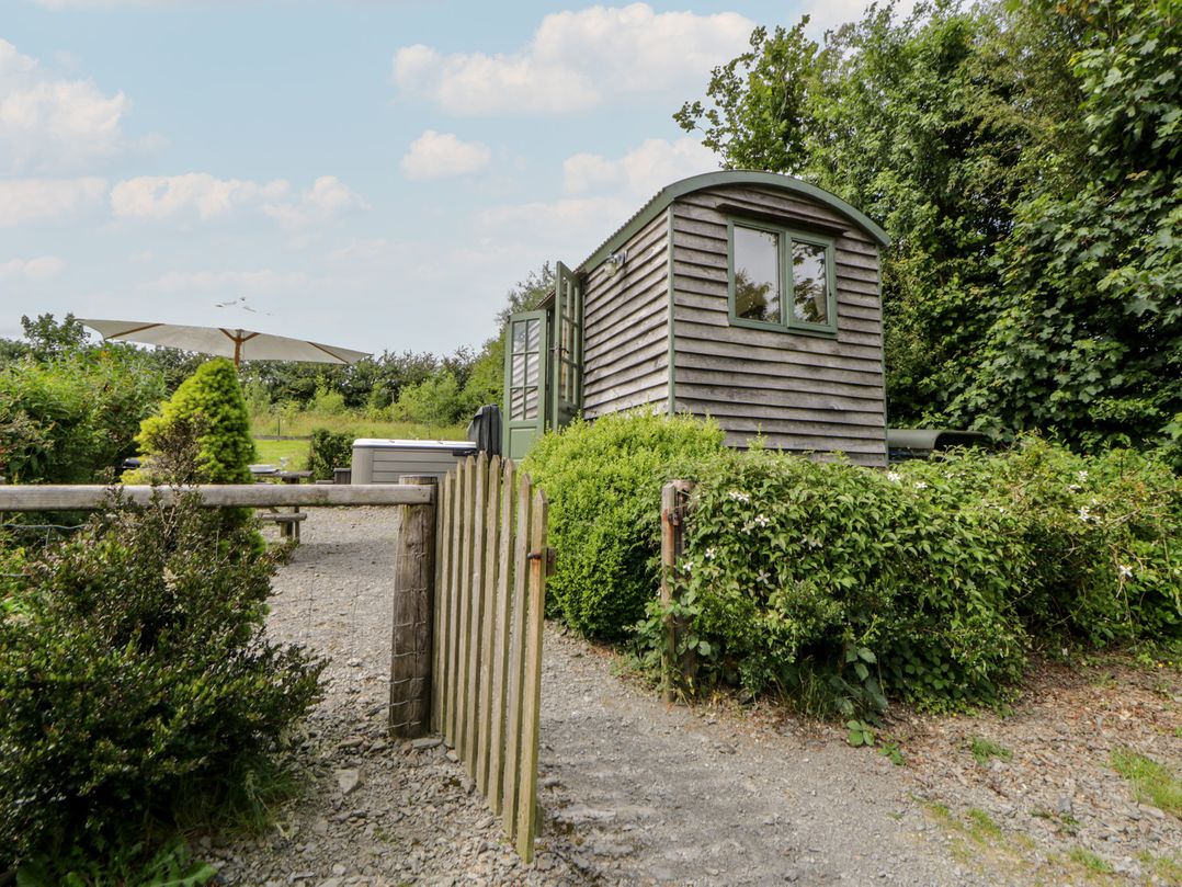 The Three Spaniels Shepherds Hut
