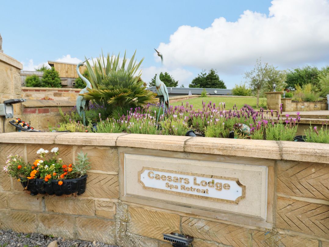 Caesars Lodge