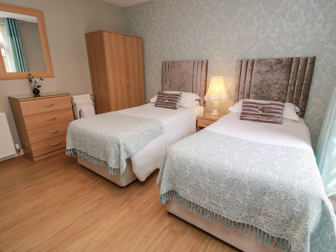 1 St. Catherines Cottages