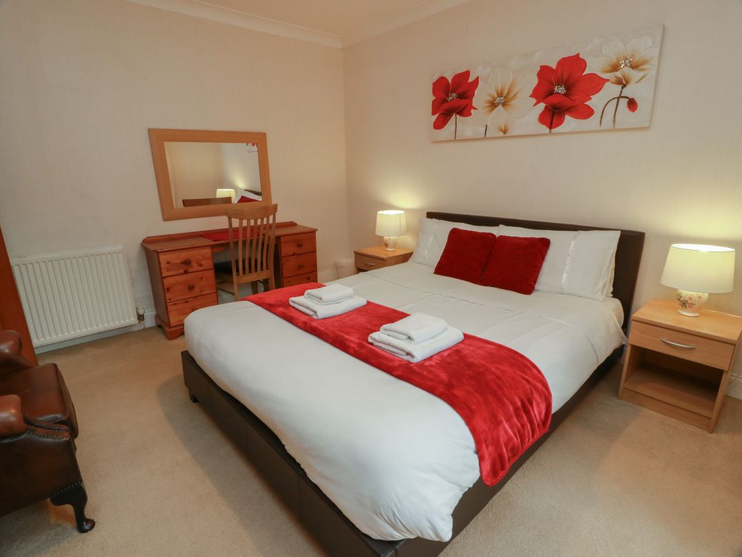 2 St. Catherines Cottages