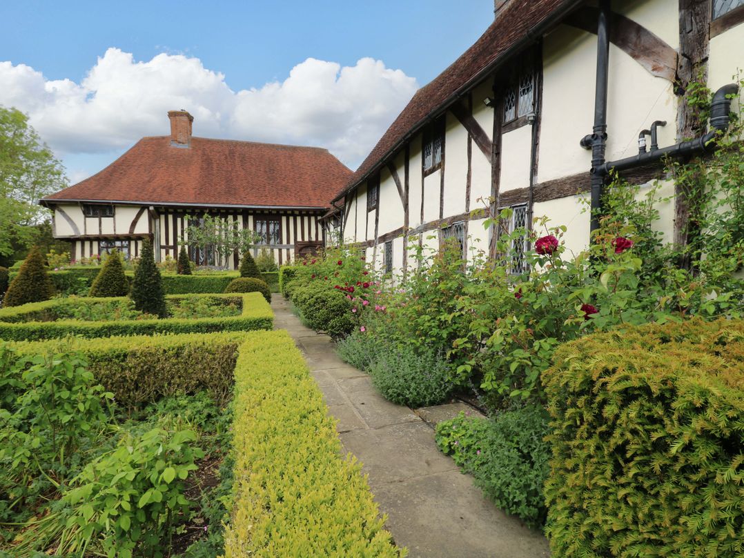 Dukes Place
