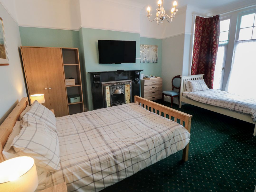 Meltham Guest House