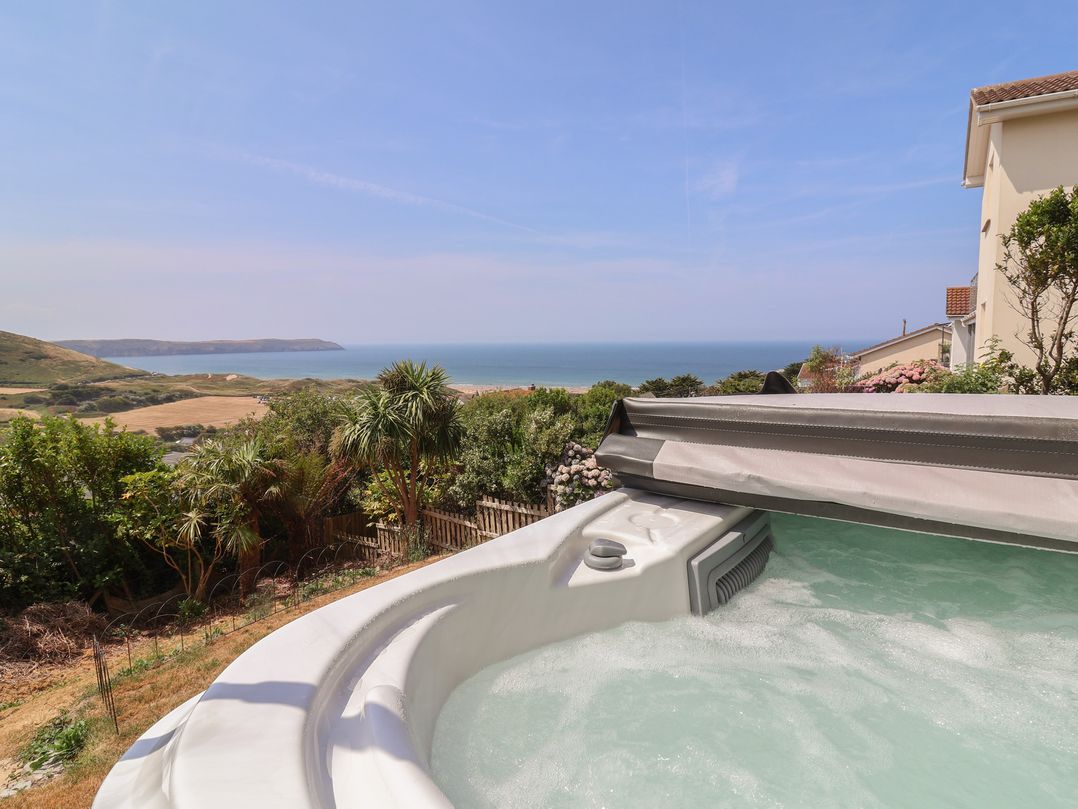A hot tub with ocean view at Belvedere in Woolacombe