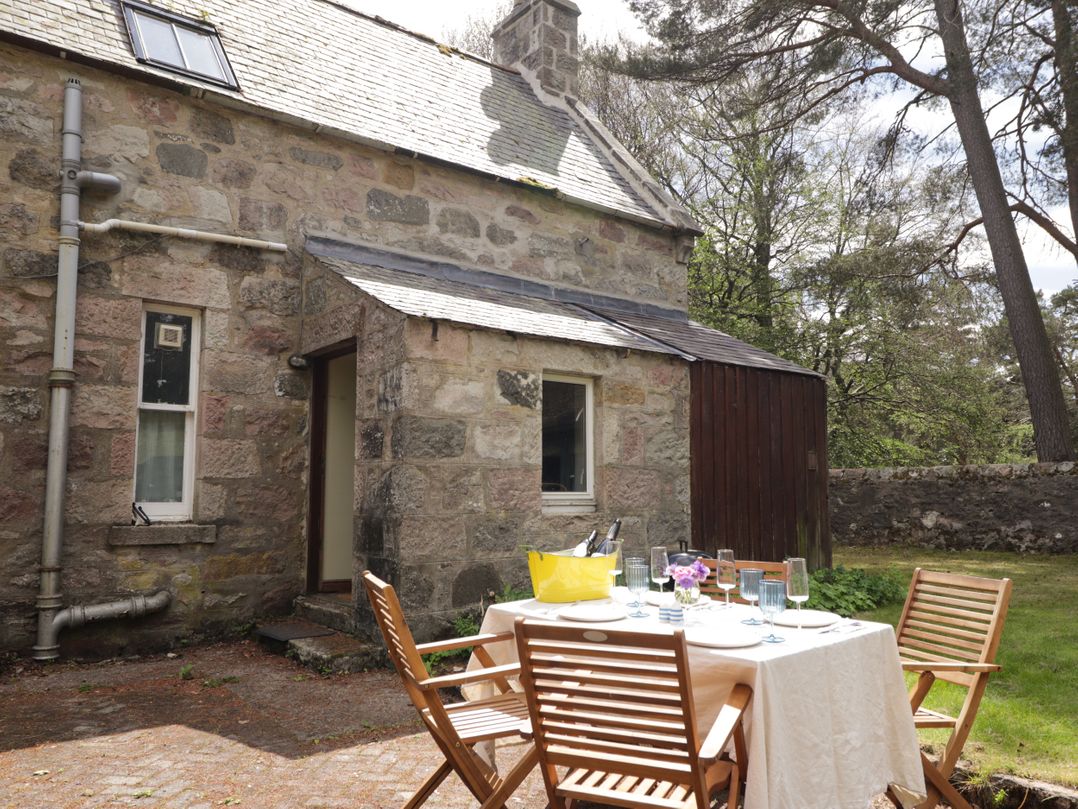 Gairnshiel School House