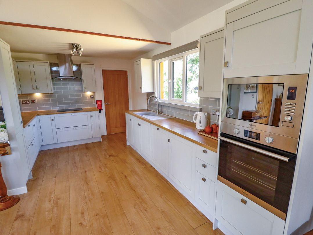 80 Pentney Lakes