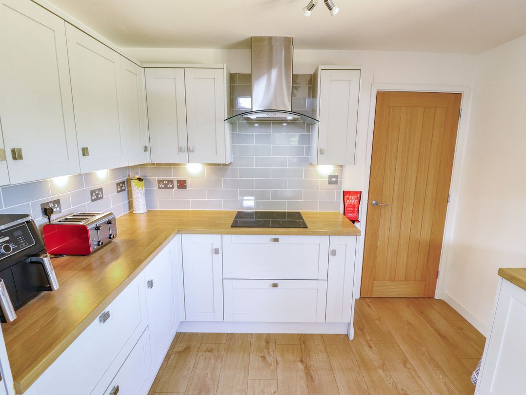 80 Pentney Lakes