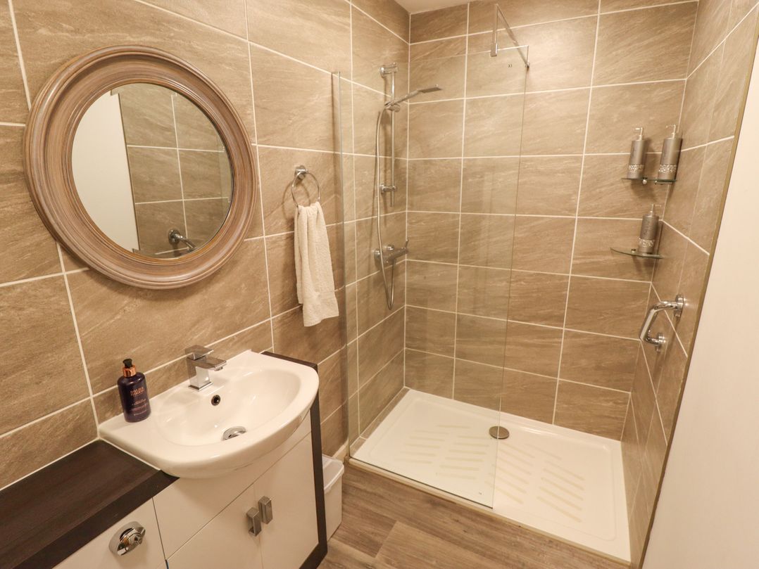 80 Pentney Lakes