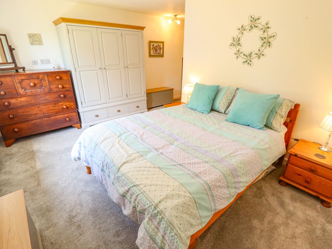 80 Pentney Lakes
