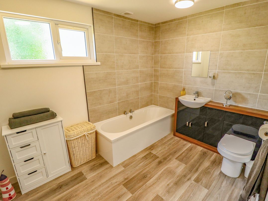 80 Pentney Lakes