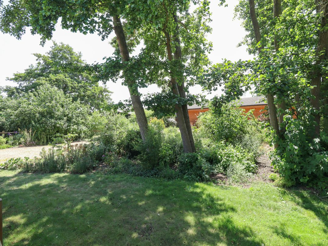 80 Pentney Lakes