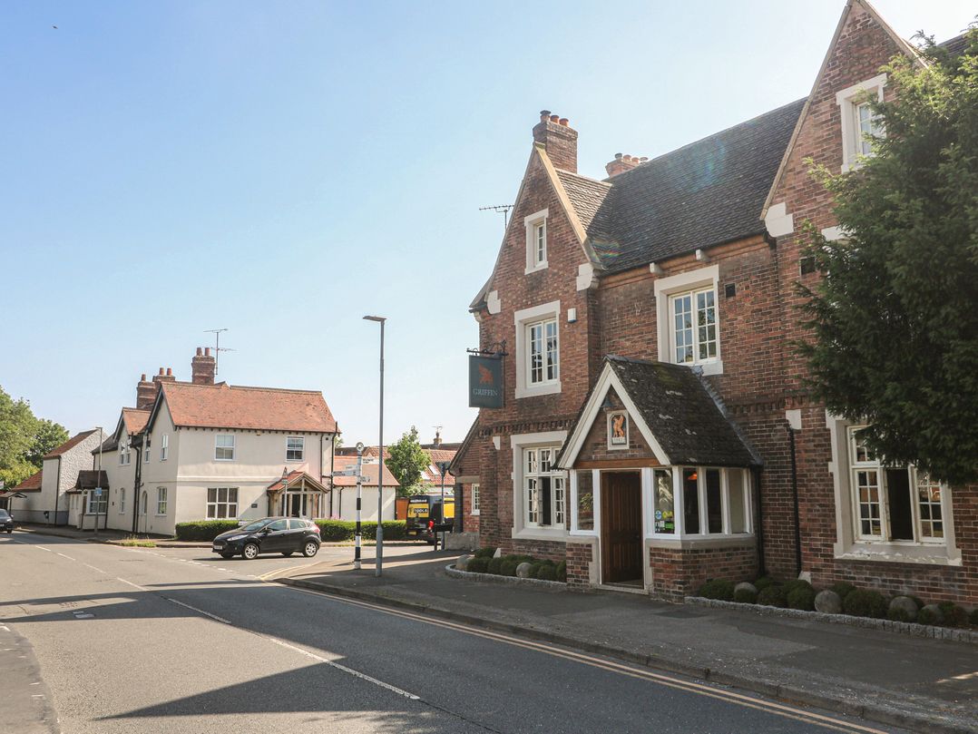 27A Wolds Drive