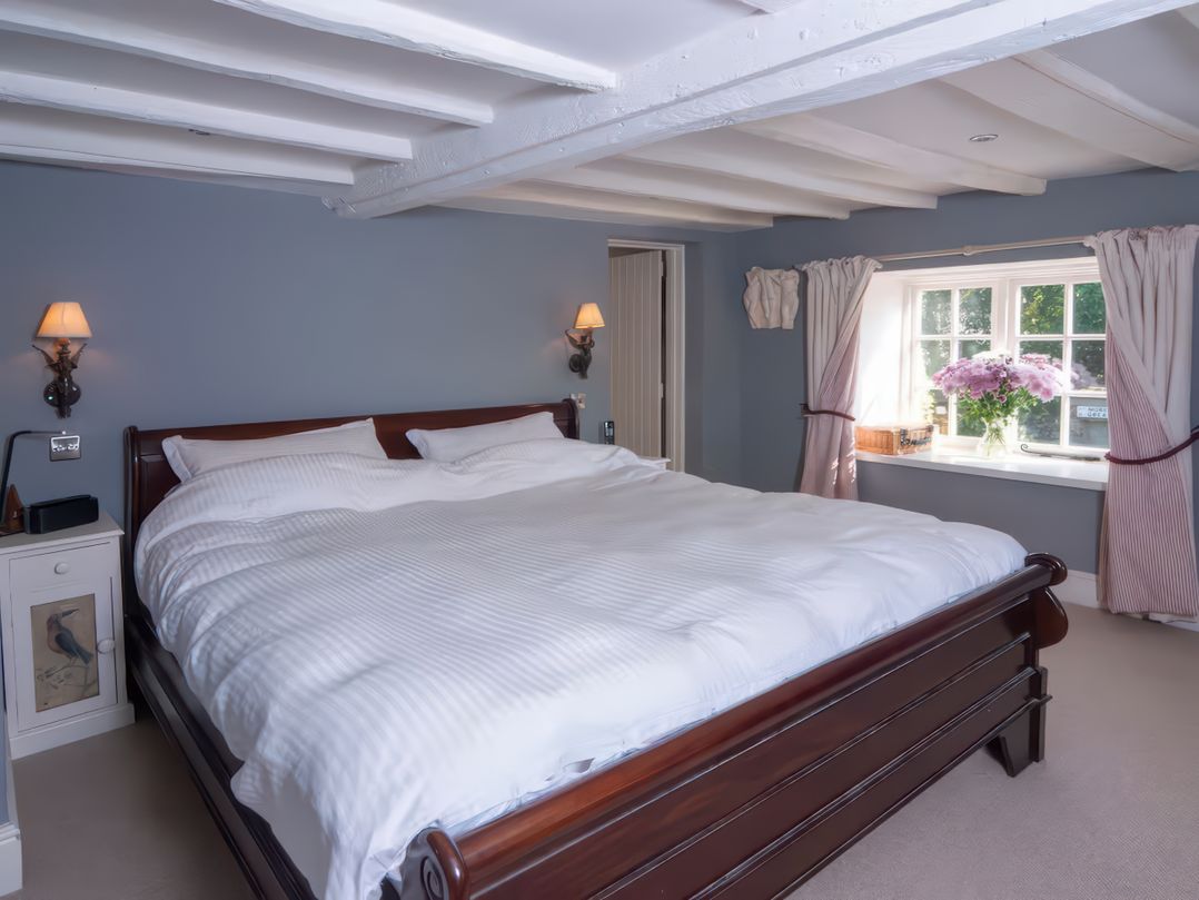 Cotswolds - Garden - Bbq - Parking - Sleeps 6
