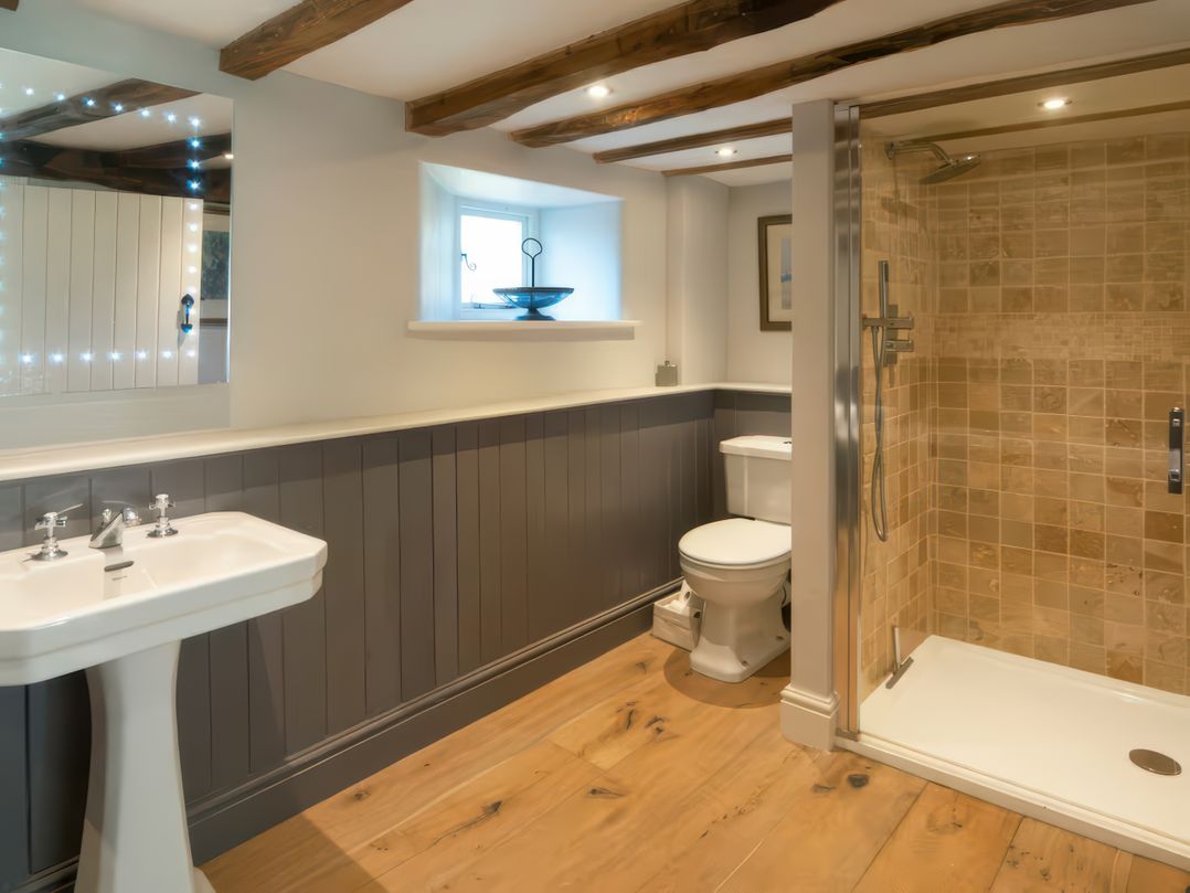 Cotswolds - Garden - Bbq - Parking - Sleeps 6