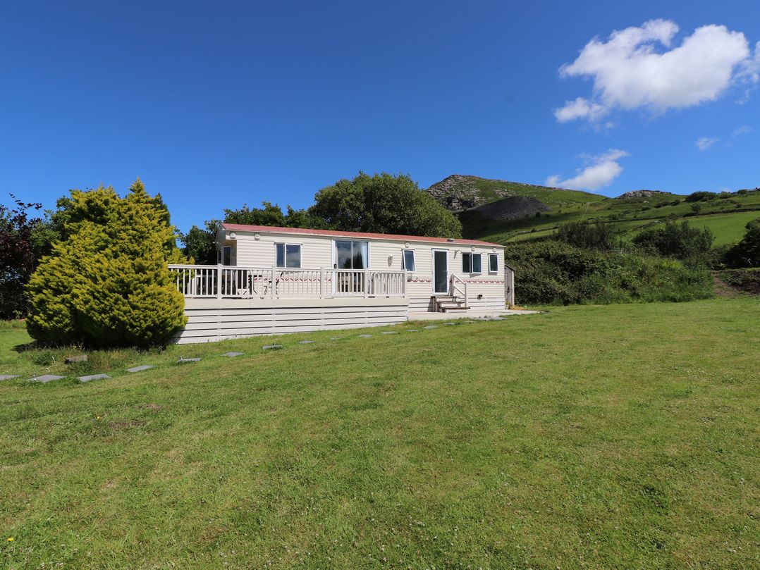 Mor a Mynydd