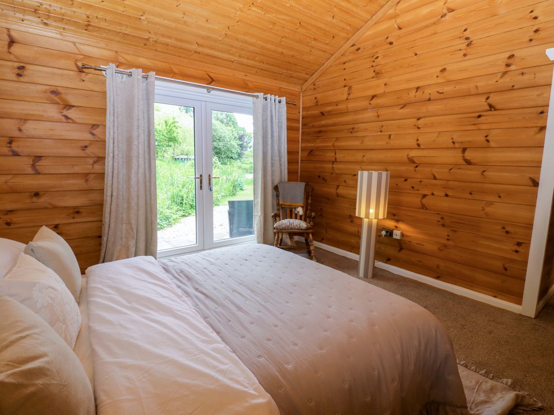 Bulrush Cabin