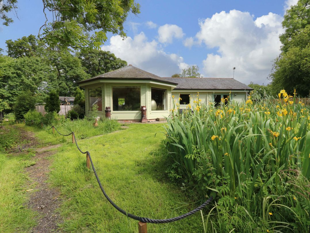 Bulrush Cabin