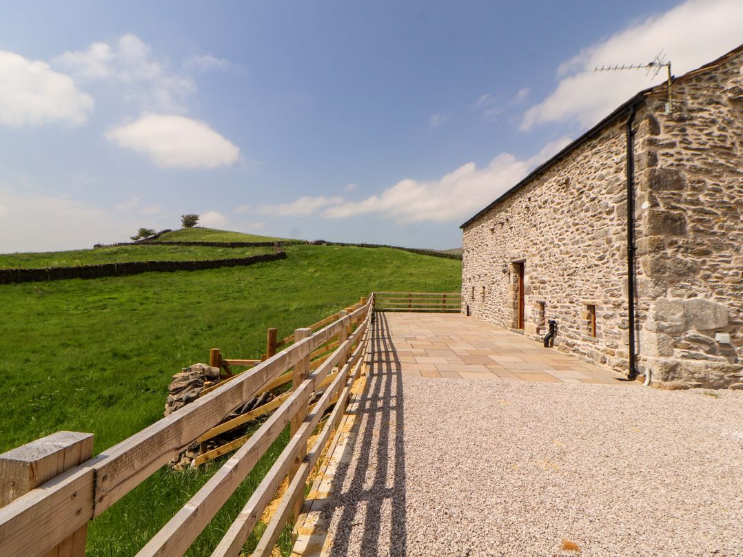 Dam House Barn