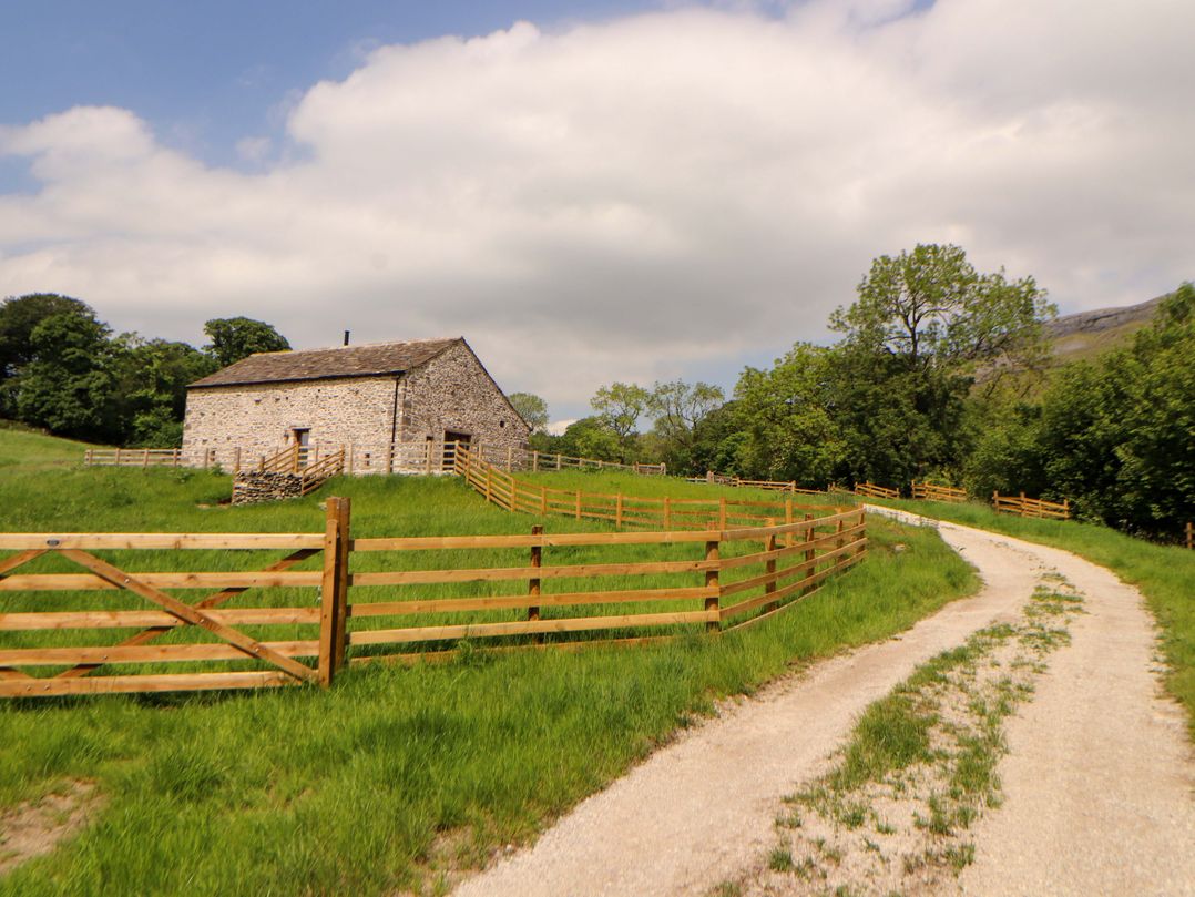 Dam House Barn