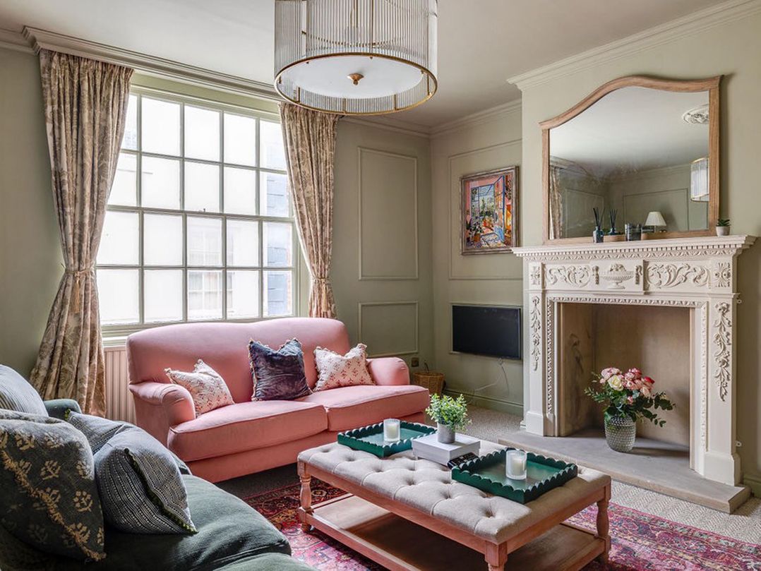 Luxury Georgian Townhouse / sleeps 10 / parking