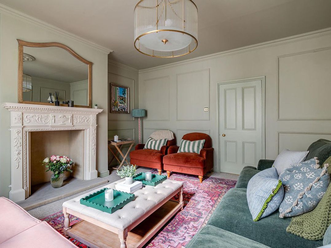 Luxury Georgian Townhouse / sleeps 10 / parking