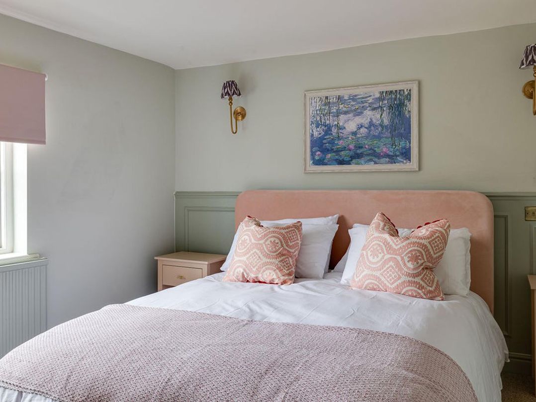 Luxury Georgian Townhouse / sleeps 10 / parking