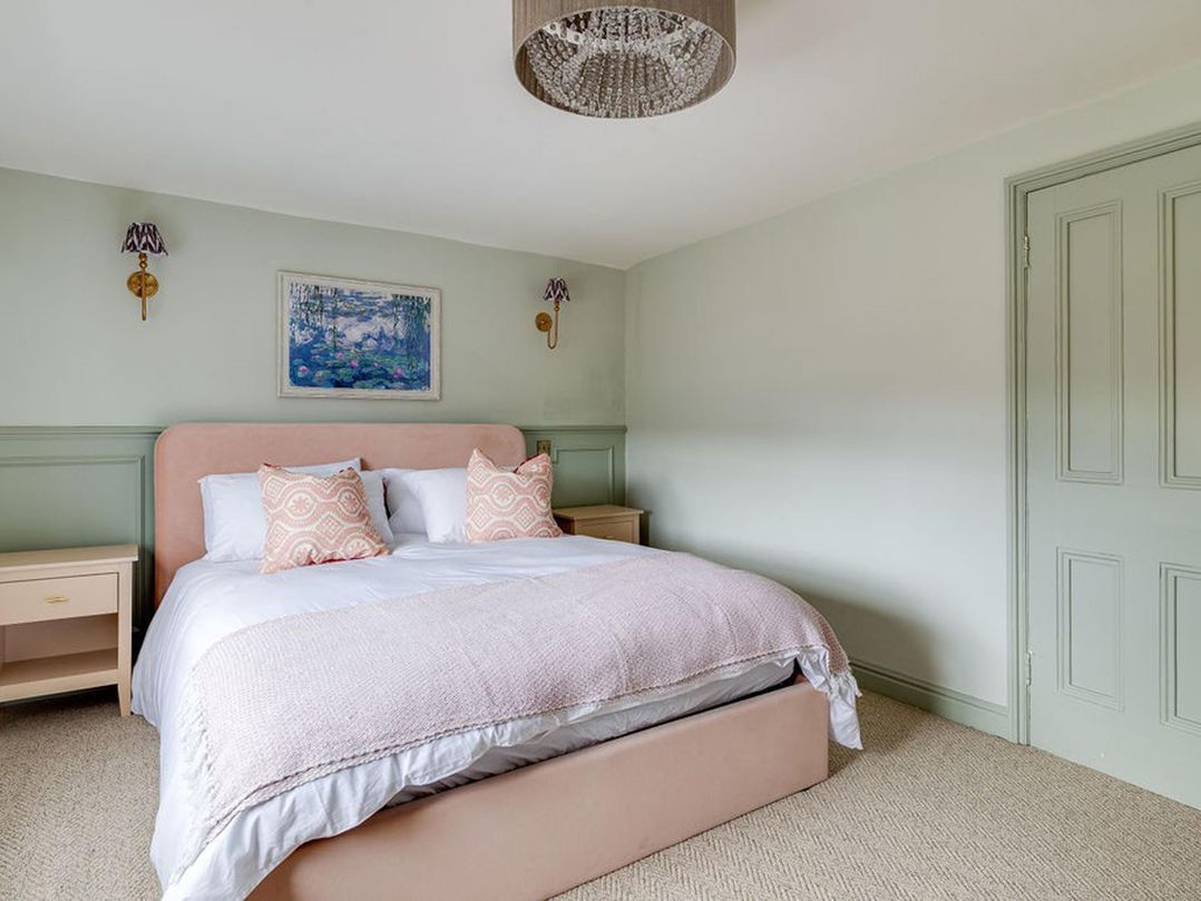 Luxury Georgian Townhouse / sleeps 10 / parking
