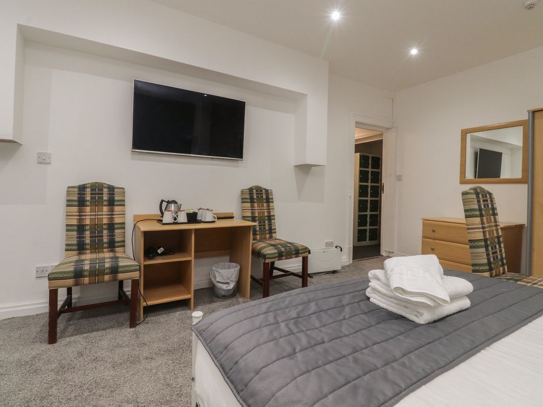 Luxury Winter Gardens Apartment 1