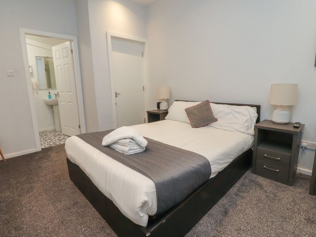 Luxury Winter Gardens Apartment 1