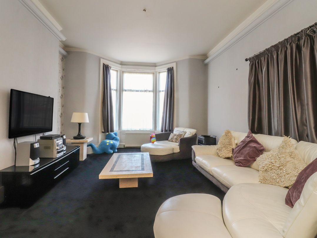 Luxury Winter Gardens Apartment 2