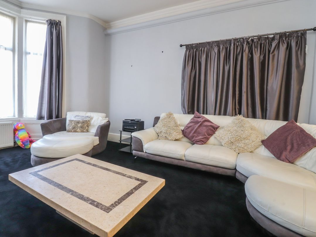 Luxury Winter Gardens Apartment 2