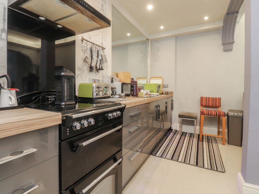Luxury Winter Gardens Apartment 2