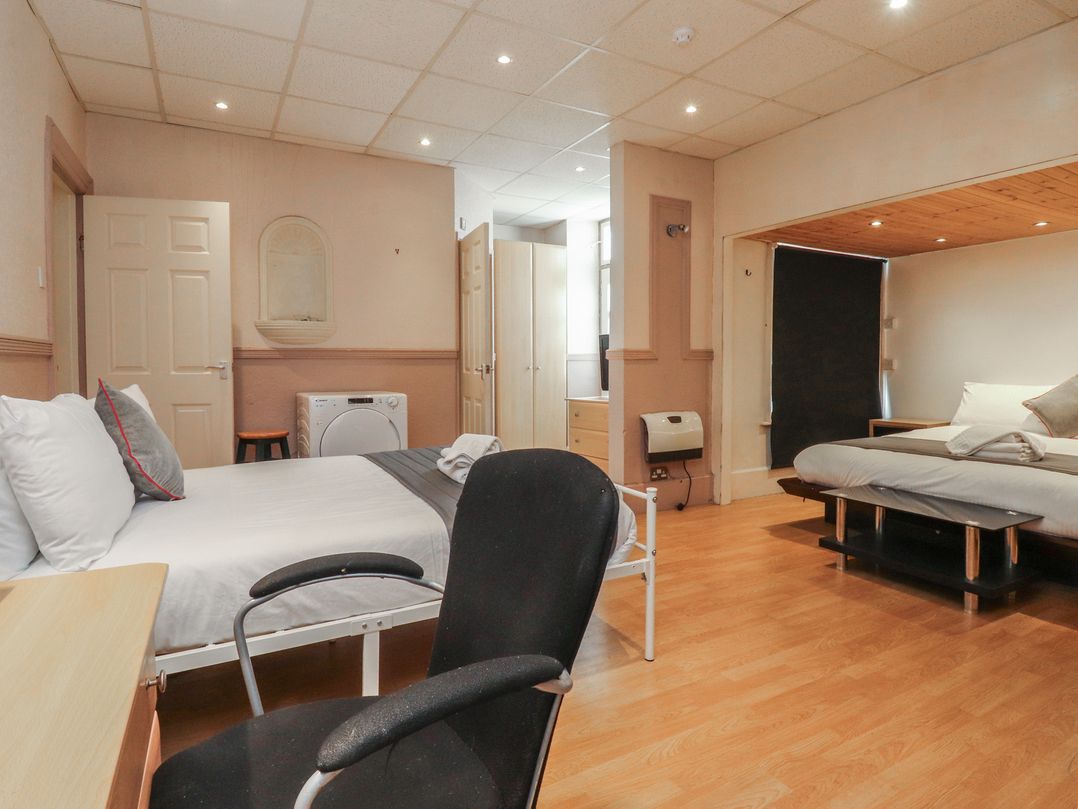 Luxury Winter Gardens Apartment 2