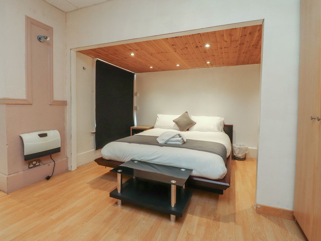 Luxury Winter Gardens Apartment 2