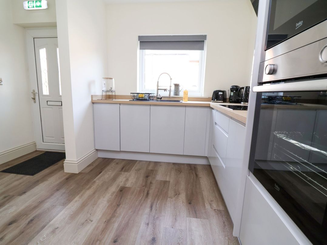 2 Rookery Close